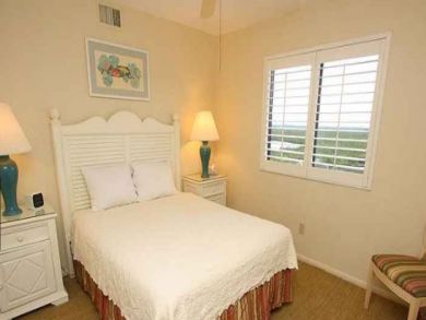 Bedroom with Queen Bed
